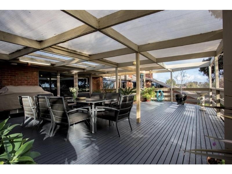 1 Essex Court, Strathdale VIC 3550