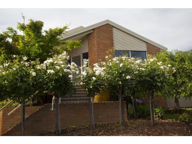 1 Essex Court, Strathdale VIC 3550