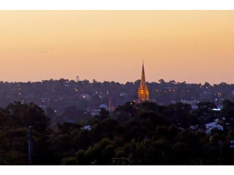 1 Essex Court, Strathdale VIC 3550