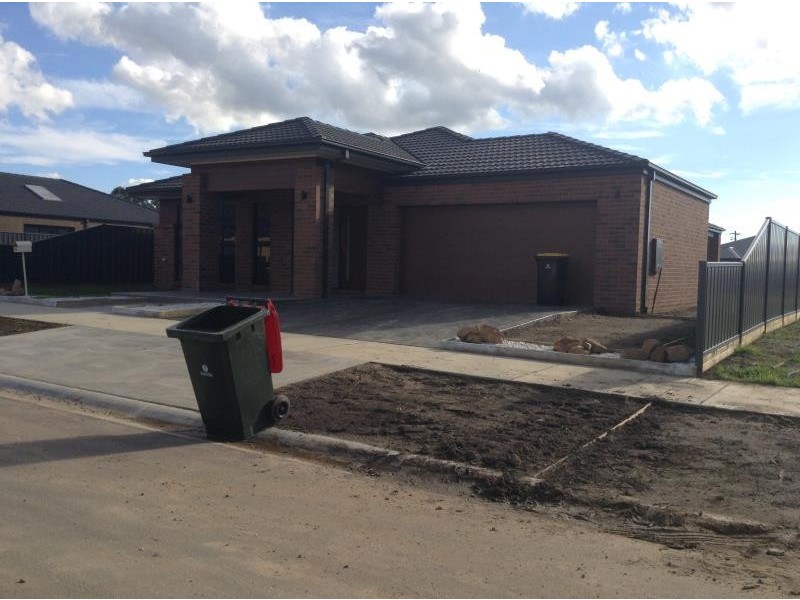 10 Roper Terrace,, Epsom VIC 3551