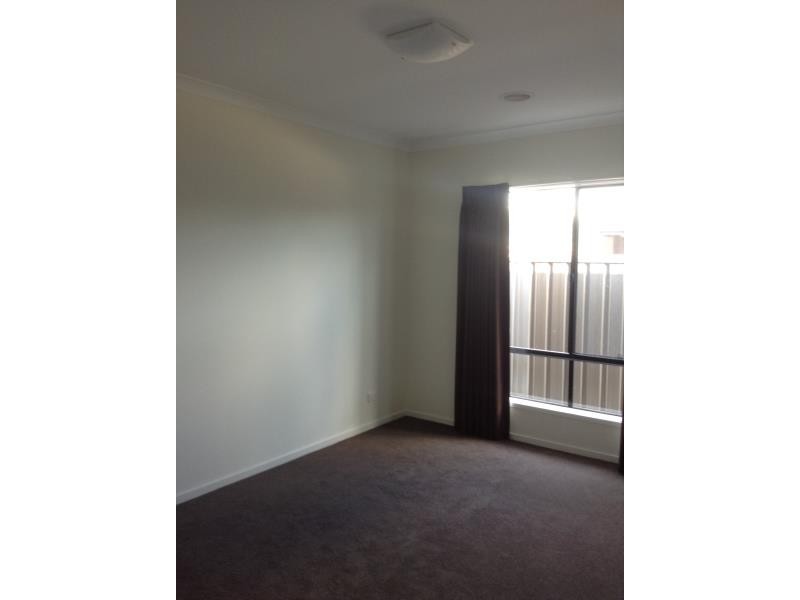 10 Roper Terrace,, Epsom VIC 3551