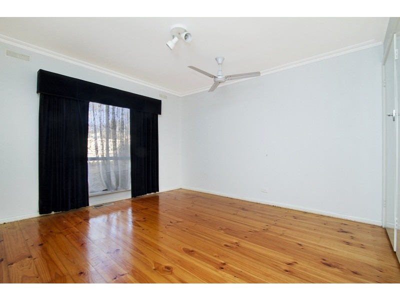 60 Adam Street, Quarry Hill VIC 3550