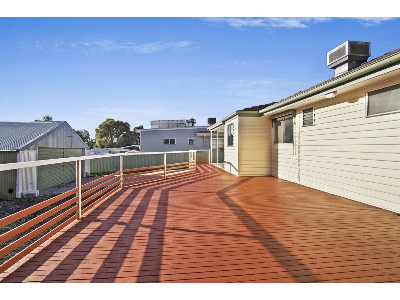 60 Adam Street, Quarry Hill VIC 3550