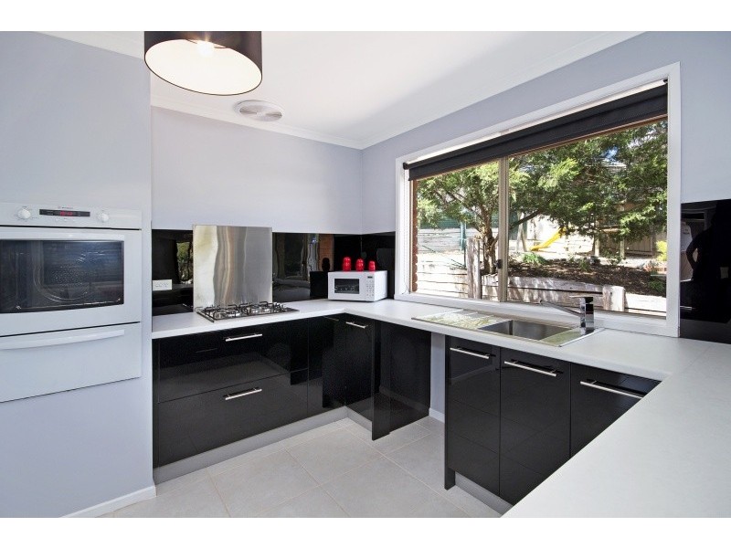 9 Pauline Court, Kangaroo Flat VIC 3555