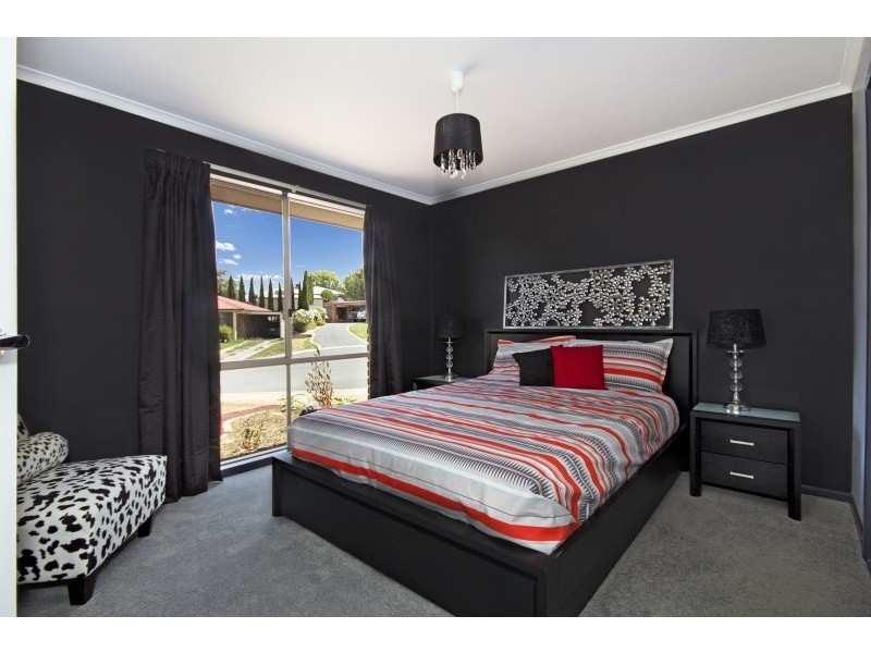 9 Pauline Court, Kangaroo Flat VIC 3555