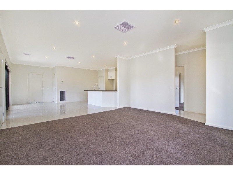 19 Muriel Street, Kangaroo Flat VIC 3555