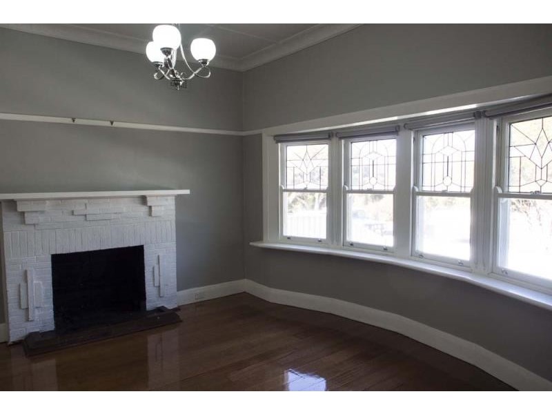 30 Hallam Street, Quarry Hill VIC 3550