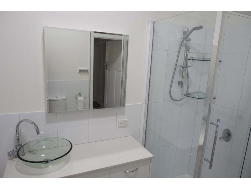 30 Hallam Street, Quarry Hill VIC 3550