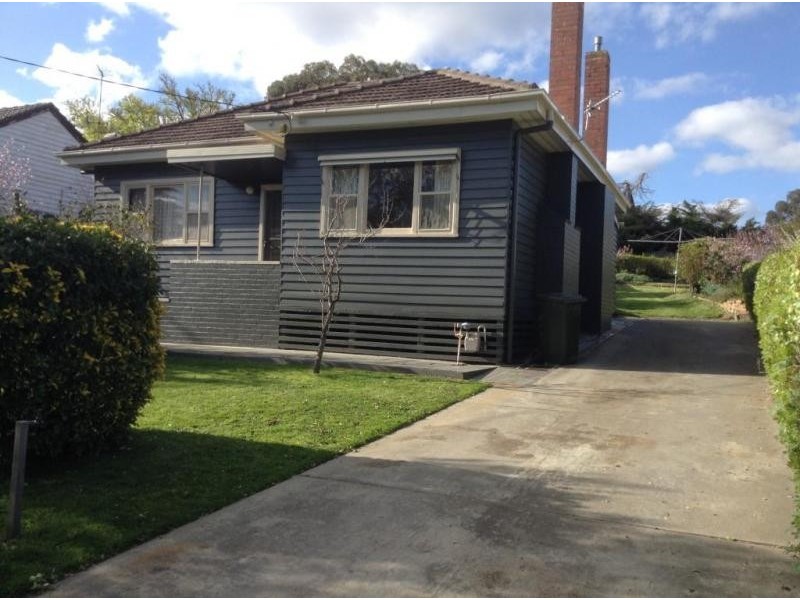 31 Osborne Street, Flora Hill VIC 3550
