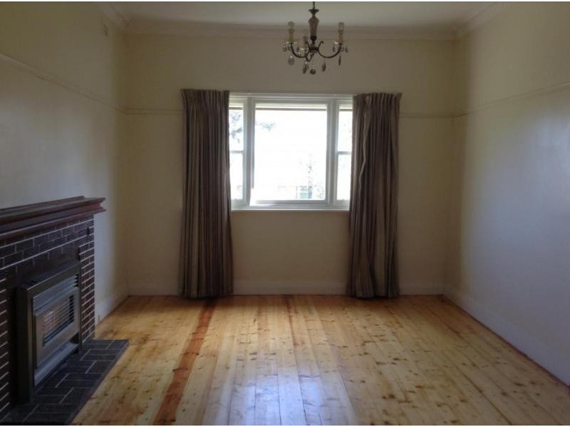 31 Osborne Street, Flora Hill VIC 3550