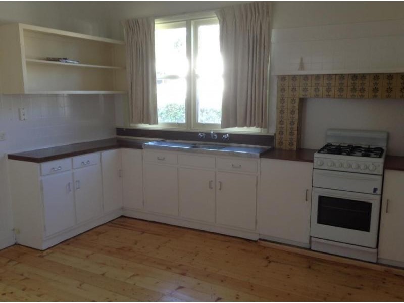 31 Osborne Street, Flora Hill VIC 3550