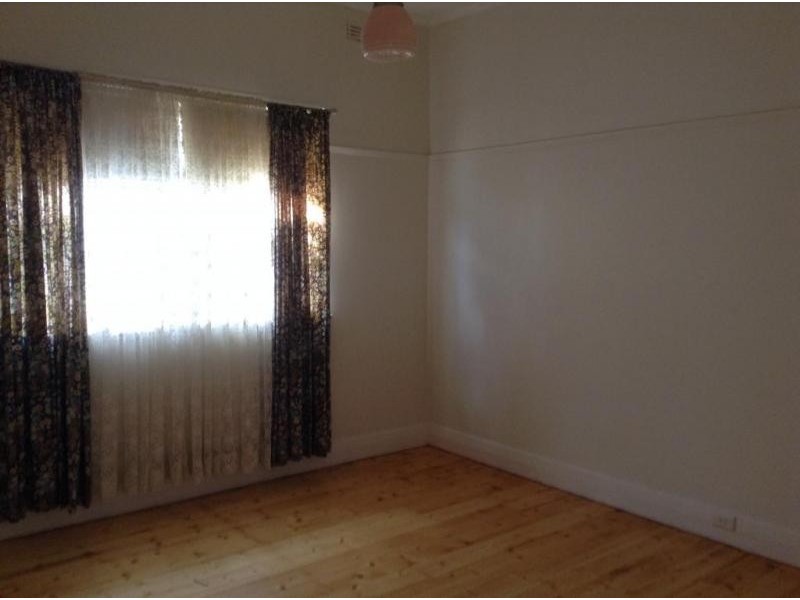 31 Osborne Street, Flora Hill VIC 3550