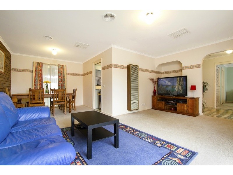 2 Graemar Court, Kangaroo Flat VIC 3555