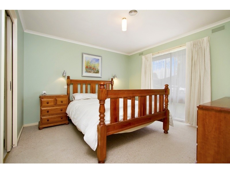 2 Graemar Court, Kangaroo Flat VIC 3555