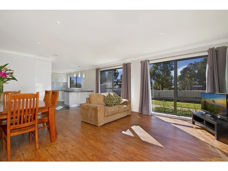 8 Ambrosia Rise, Epsom VIC 3551
