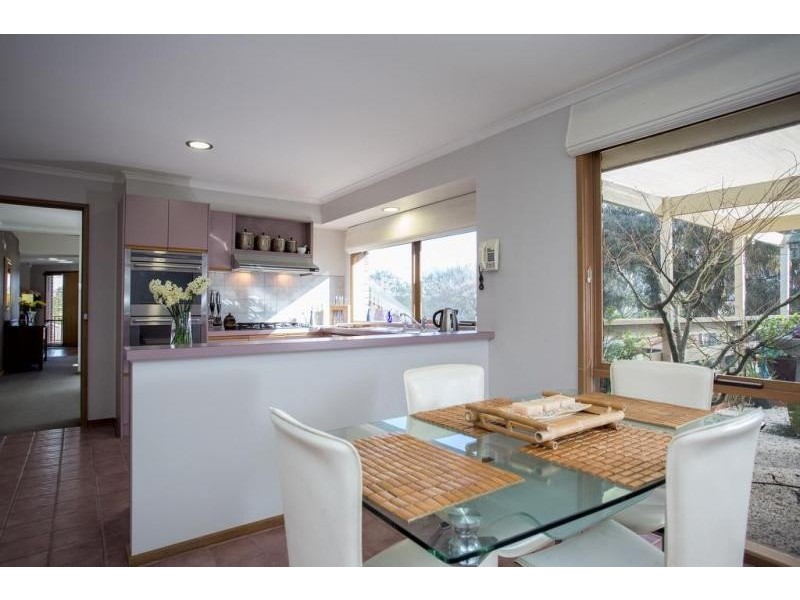 1 Essex Court, Strathdale VIC 3550