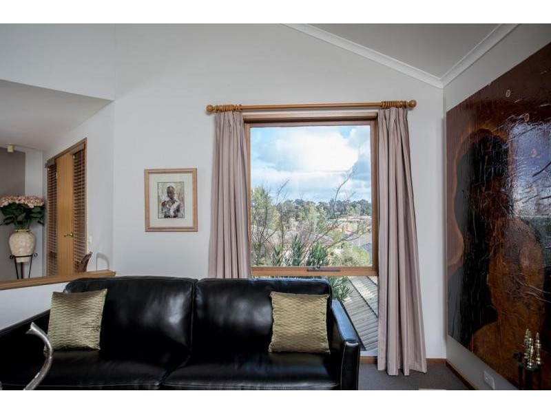 1 Essex Court, Strathdale VIC 3550