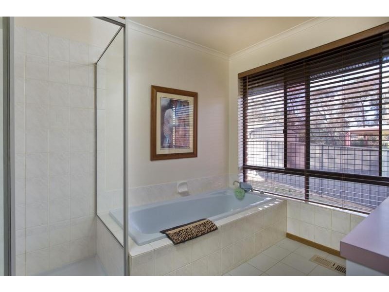 1 Essex Court, Strathdale VIC 3550