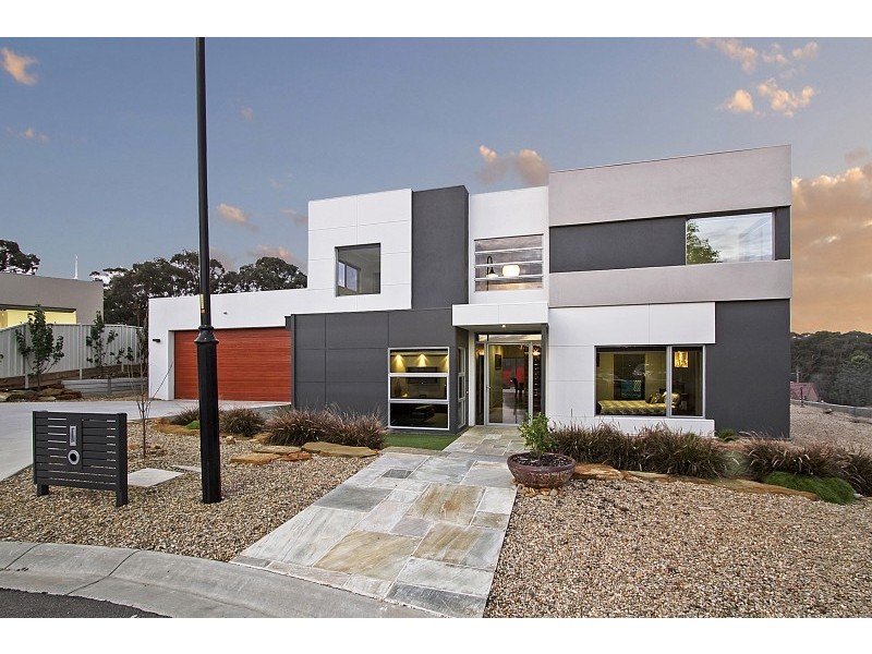 10 Oakes Place, Golden Square VIC 3555