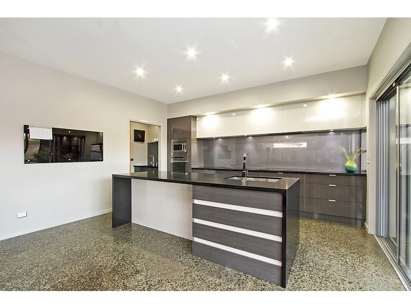 10 Oakes Place, Golden Square VIC 3555