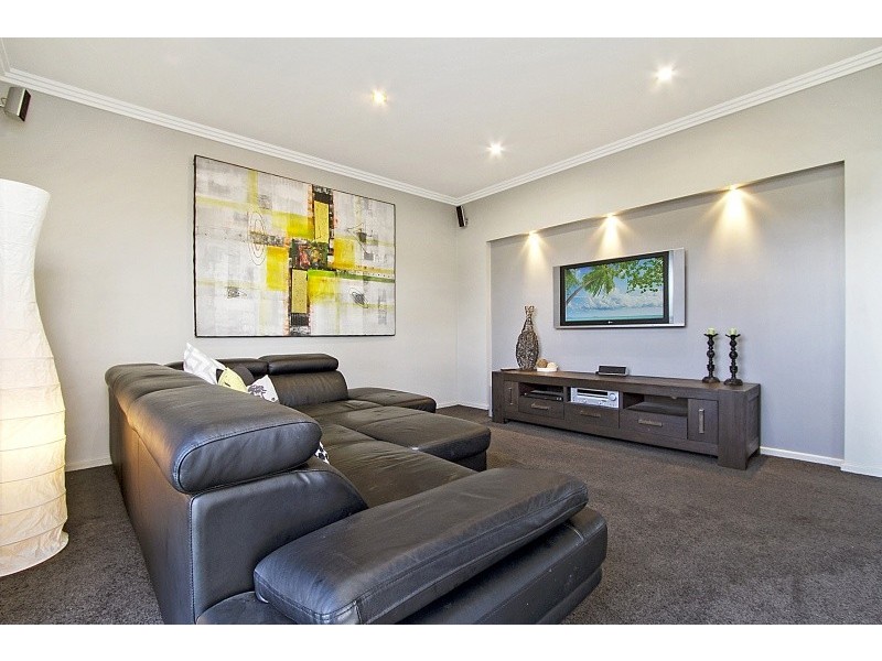 10 Oakes Place, Golden Square VIC 3555