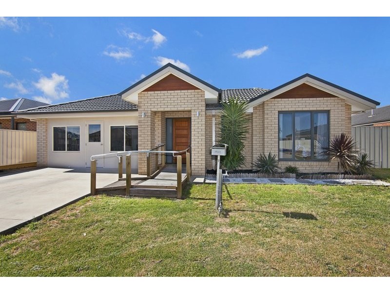 7 Lachlan Street, Epsom VIC 3551