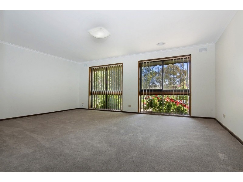 17 Nabilla Crescent, Strathdale VIC 3550