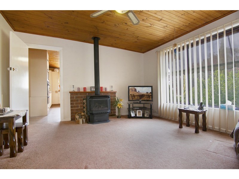 207 Jobs Gully Road, Eaglehawk VIC 3556