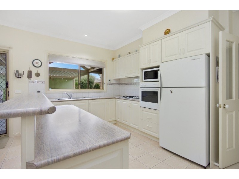 3 Currawong Court, Kennington VIC 3550