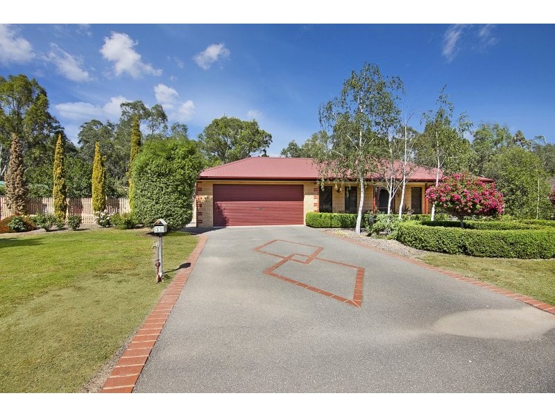 37 Pioneer Drive, Maiden Gully VIC 3551