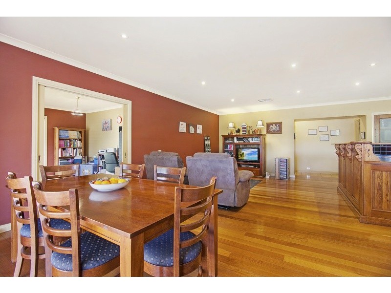 37 Pioneer Drive, Maiden Gully VIC 3551