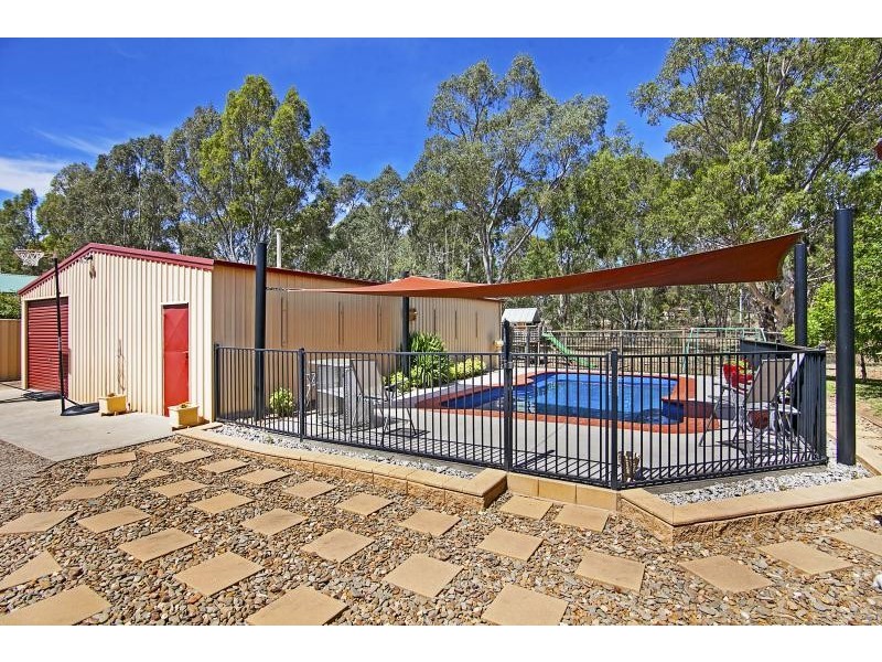 37 Pioneer Drive, Maiden Gully VIC 3551