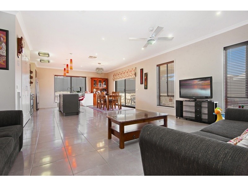 16 Topaz Avenue, White Hills VIC 3550