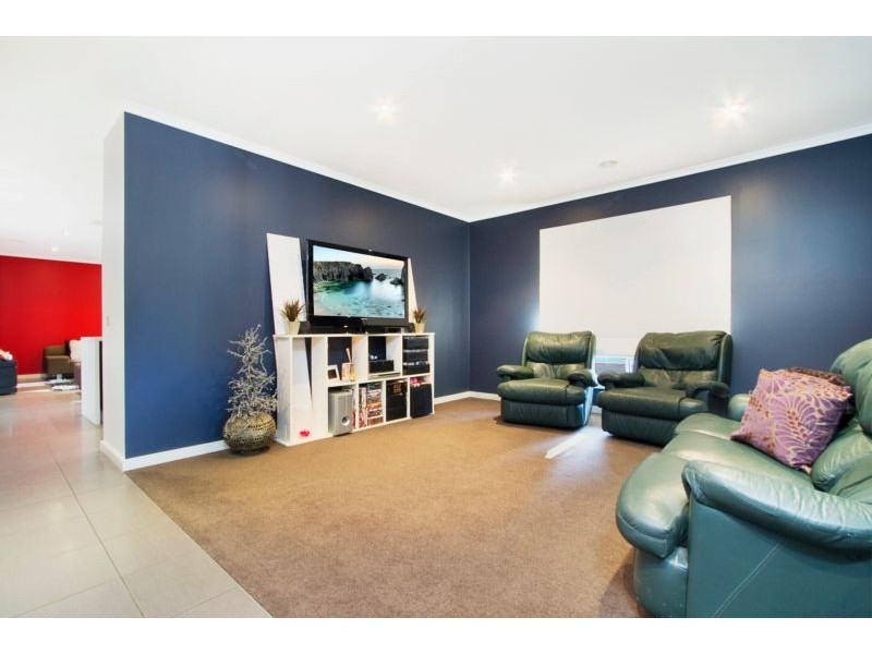 9 Huntingdale Avenue, Eaglehawk VIC 3556