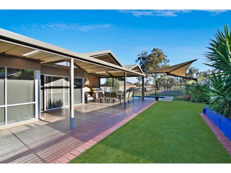 9 Huntingdale Avenue, Eaglehawk VIC 3556