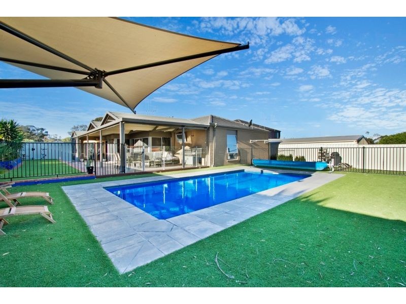 9 Huntingdale Avenue, Eaglehawk VIC 3556