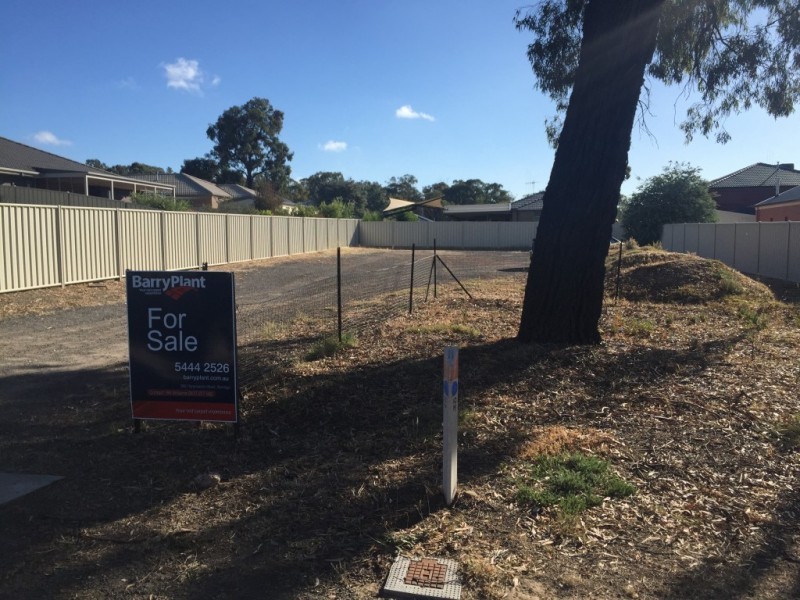 15 McClelland Drive, Eaglehawk VIC 3556