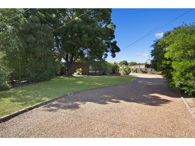 17 Strickland Street, Ascot VIC 3551