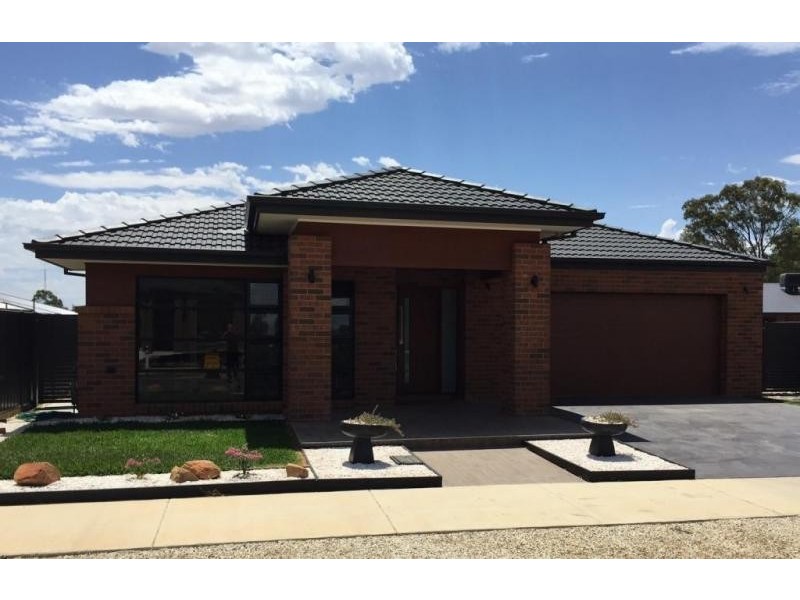 10 Roper Terrace, Epsom VIC 3551