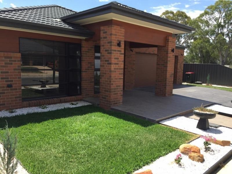 10 Roper Terrace, Epsom VIC 3551