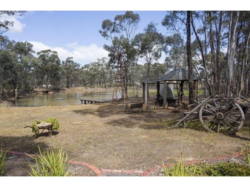 101 Sinclairs Road, Strathfieldsaye VIC 3551