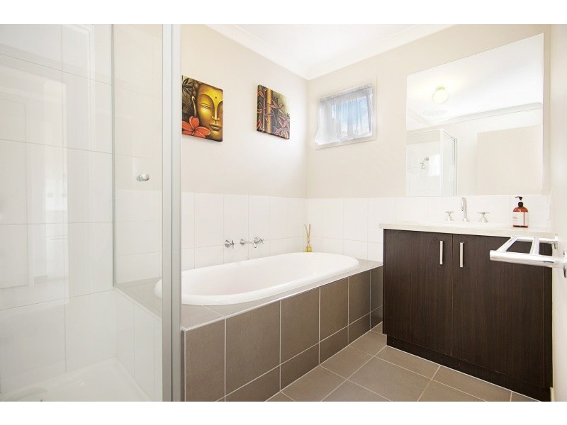 8 Arrawalli Avenue, Ascot VIC 3551