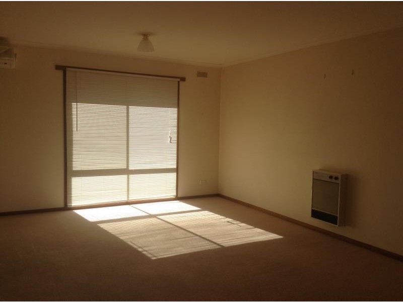 4/21A Nish street, Flora Hill VIC 3550