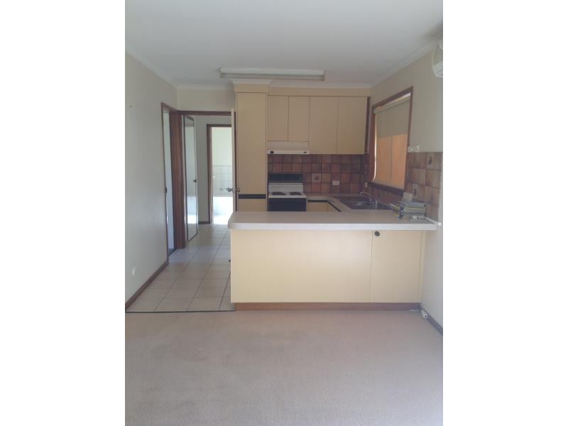 4/21A Nish street, Flora Hill VIC 3550