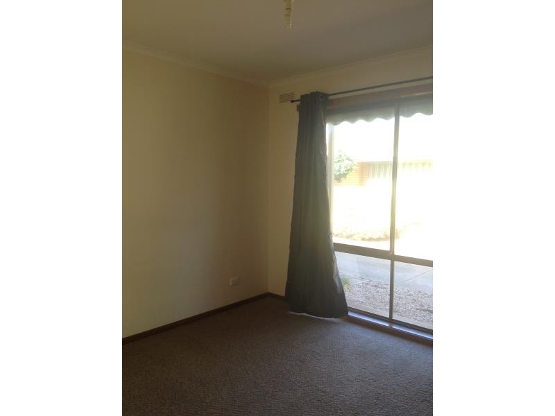 4/21A Nish street, Flora Hill VIC 3550