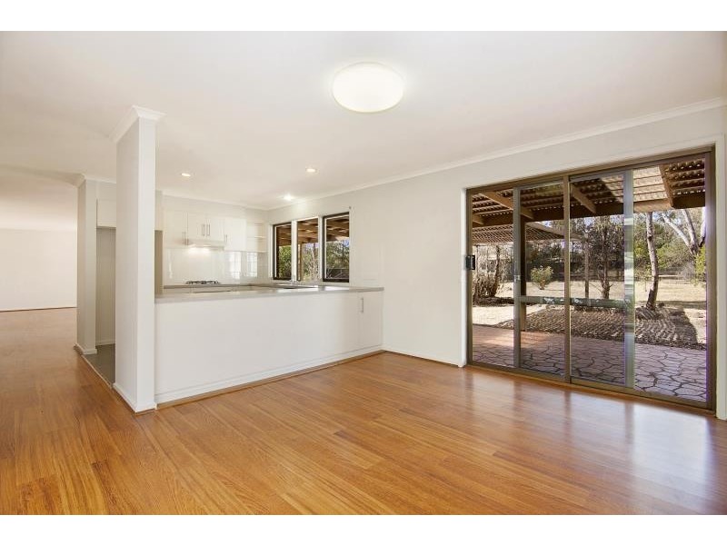 8 Tchumlock Court, Ascot VIC 3551