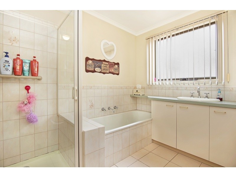 22 Michelle Drive, Maiden Gully VIC 3551