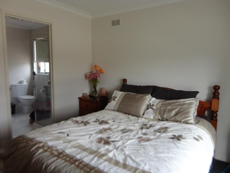 34 Elandra Drive, Ascot VIC 3551