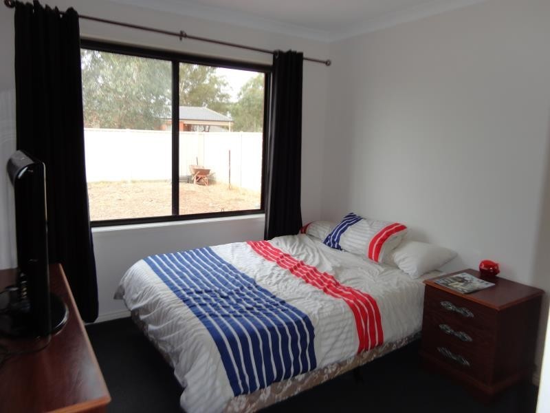 34 Elandra Drive, Ascot VIC 3551