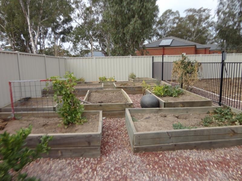 34 Elandra Drive, Ascot VIC 3551
